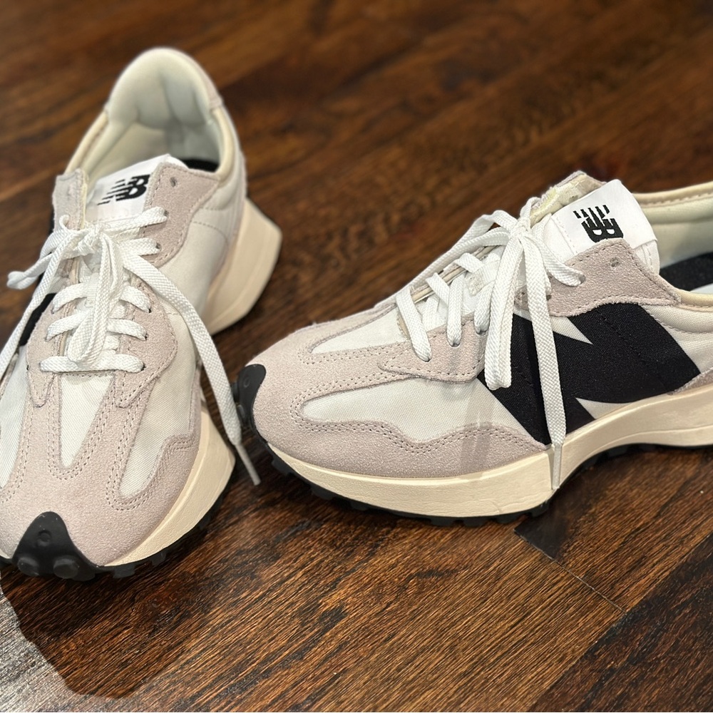 New Balance 327  Sneakers
